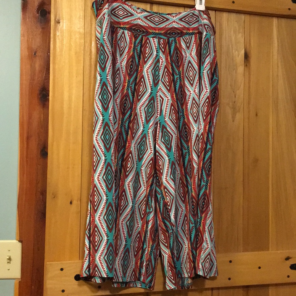 Gaucho pants Aztec pattern; Cato